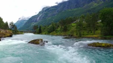 Stryn köyü ve Norveç İHA 'sı