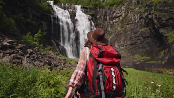 Maravillosos Paisajes Noruega Hordaland Hermoso Paisaje Cascada Skjervsfossen — Vídeos de Stock