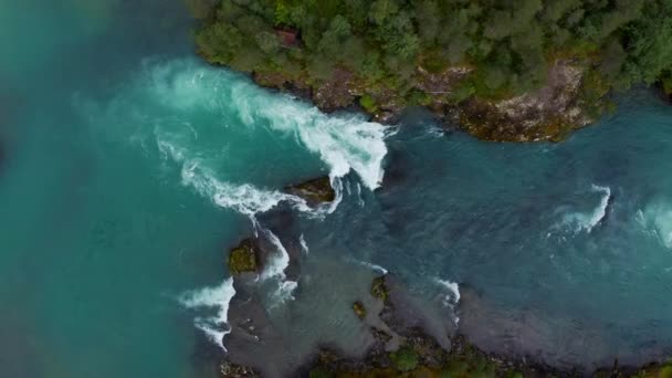 Sjöbotten Loenvatnet Med Glacialflod Börjar Rinna Ner Lodalen Dalgång Framåtgående — Stockvideo