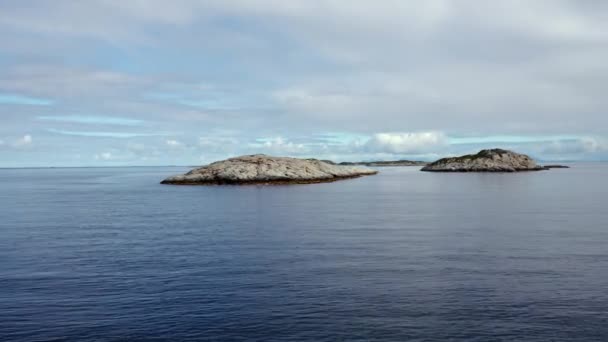 Wunderschöne Landschaft Mit Norwegischem Meer Und Eisbergen — Stockvideo