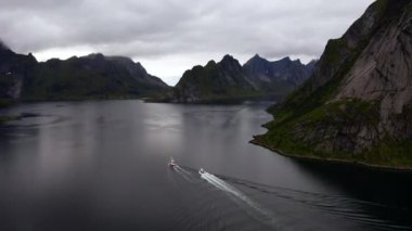 Bulutlu Norveç Balıkçı Köyü Havacılık