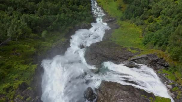 Beautiful Norwegian Waterfall Green Forest Aerial Shot — Stock Video