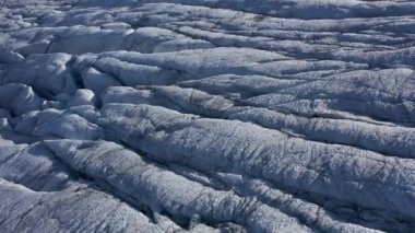 Donmuş, hava aracıyla vurulan dev beyaz buzullar.