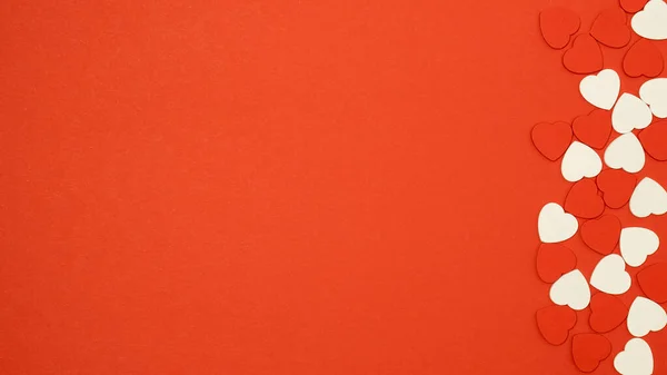 Cuori Rossi Bianchi Sfondo Rosso Concetto San Valentino Vista Dall Foto Stock