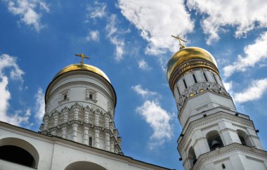 Moskova Kremlin Katedrali, Moskova, Rusya 'daki Büyük Çan Kulesi Altın Kubbeleri.