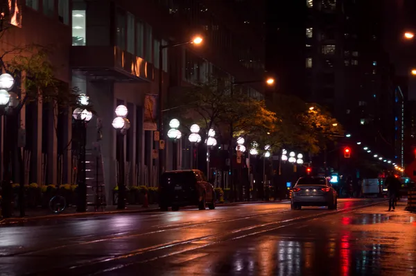 Toronto Canada 2021 Vista Notturna Piovosa Lungo Wellington Street Yonge — Foto Stock