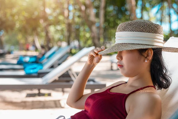 Model Asian Woman Wearing Red Swimsuit Straw Hat Sits Sun — Stock Photo, Image