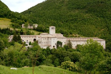 Fonte avellana Manastırı, marche, İtalya