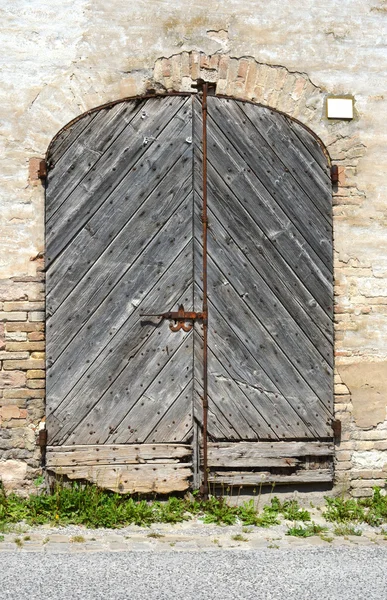 Italské dřevěné dveře — Stock fotografie