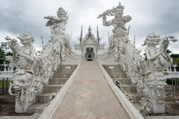 Bella Architettura Del Tempio Bianco Wat Rong Khun Nella Provincia — Foto Stock