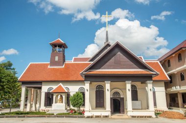 Wiang Chiang Rai Hristiyan Kilisesi 1, Amerikan Presbiteryen Misyoner Takımı Dr. William A. Briggs tarafından inşa edilen Chiang Rai şehrindeki ilk kilise..