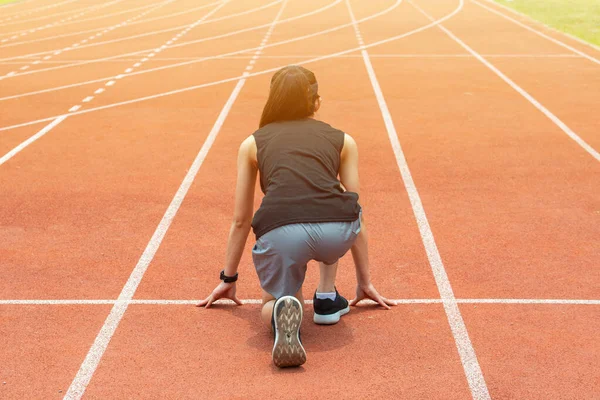 Gehakt Schot Uitzicht Van Atleet Runner Vrouw Startpositie Klaar Voor — Stockfoto