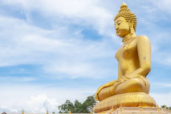 Golden Buddha Chiang Saen Stil Phutthamonthon Buddhist Park Bygga För — Stockfoto