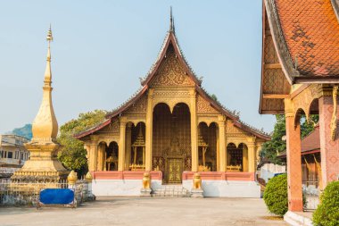 Luang Prabang, Laos 'taki Wat Sensoukaram' ın güzel Budist binaları..