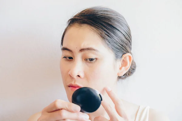 Portrait Asian Woman Worry Her Ageing Face She Saw Problem — Stockfoto