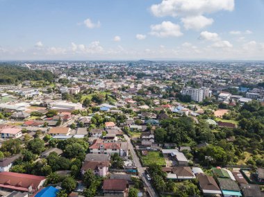Chiang Rai şehrinin havadan görünüşü Tayland 'ın kuzey bölgesindeki en ünlü vilayetlerden biridir..