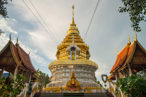 Beautiful Golden Pagoda Wat Phra Doi Saket Small Hill Doi — Stockfoto