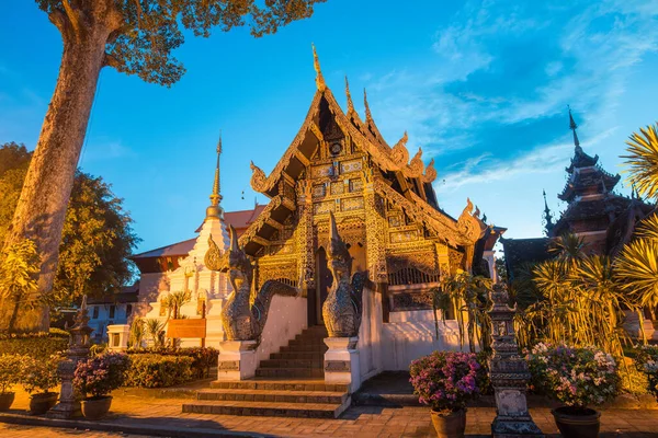 Beautiful Architecture Wat Chedi Luang Temple Iconic Tourist Attraction Spot – stockfoto