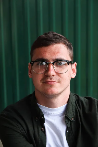 Porträt Junger Mann Mann Mit Brille Glücklich Lächelnder Intelligenter Mann — Stockfoto