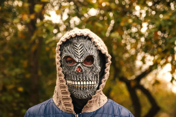 Defocus Halloween People Portrait Person Grim Reaper Mask Standing Nature — Fotografia de Stock