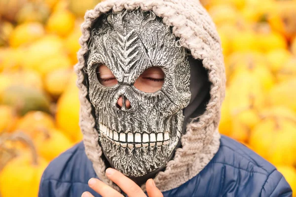 Defocus Halloween People Portrait Person Grim Reaper Mask Standing Yellow — Photo