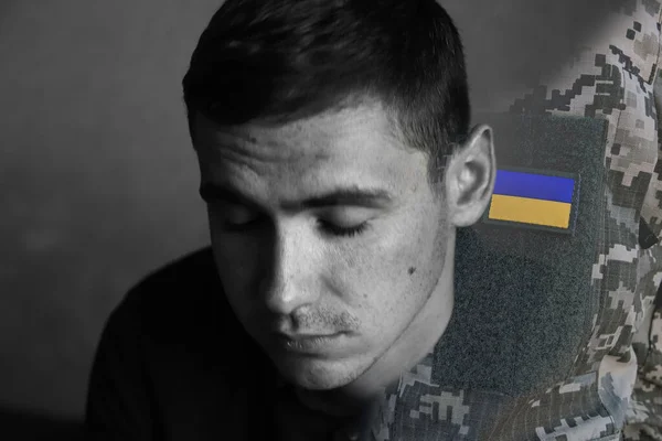 Defocus Ukrajinský Muž Sodnější Duševní Zdraví Nervózní Mužská Armáda Trpí — Stock fotografie