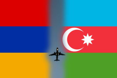 Defocus savaşı. Ermenistan ve Azerbaycan arasındaki Nagorno-Karabağ anlaşmazlığı. Savaşı durduralım. Azerbaycan ve Ermenistan çatışması. Uçak arka planında taşra bayrakları. Odaklanamıyorum.