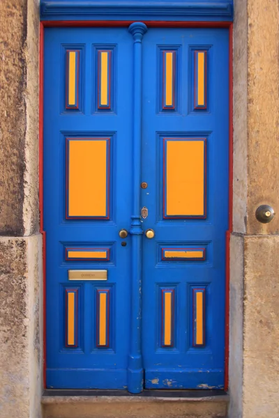 Традиционная португальская дверь Стоковая Картинка