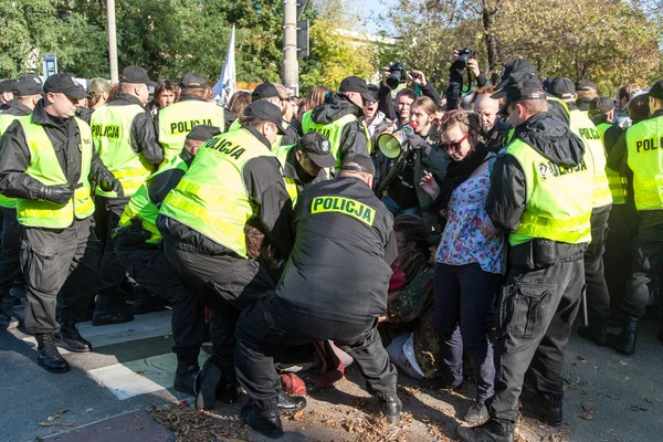 Polizeieinsatz auf der Straße — Stockfoto