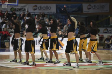 Ponpon kızlar