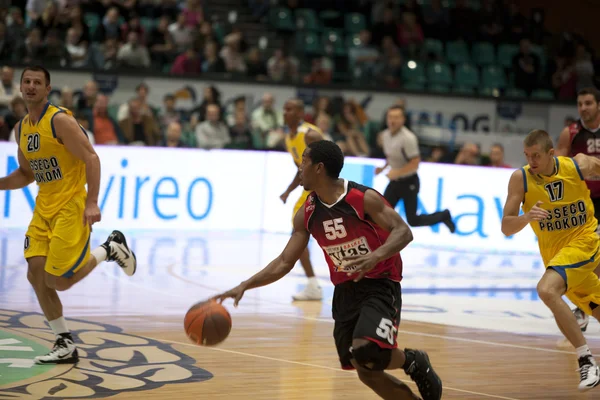 Jogo de basquete — Fotografia de Stock