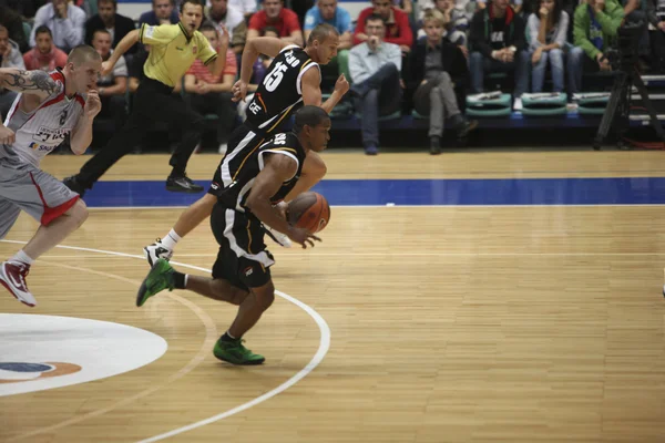 Jogo de basquete — Fotografia de Stock