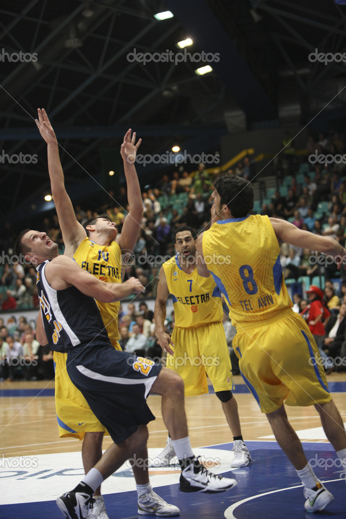 Basketball match Stock Editorial Photo © DarioStudios 13607313