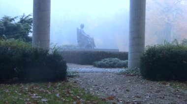 üst düzey iki sonra sabah parkta sisli sonbahar
