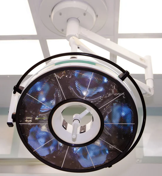 Big surgical lamp in operation theater — Stock Photo, Image