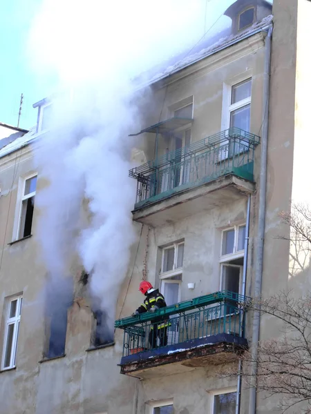 Extinguishing big fire — Stock Photo, Image