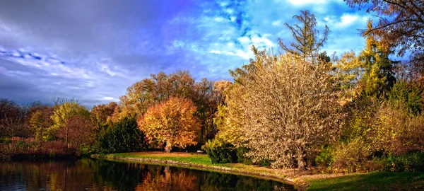 Herbstlicher Park — Stockfoto