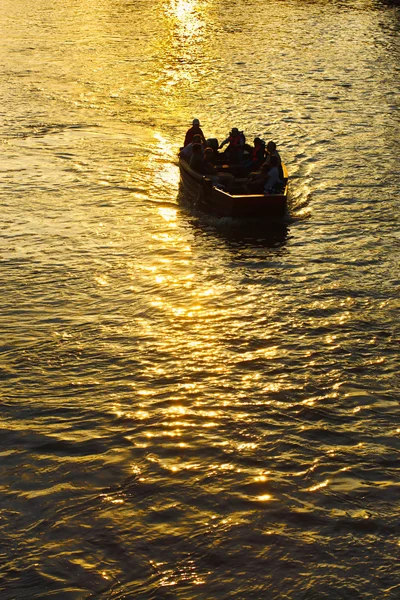河里的船 — 图库照片