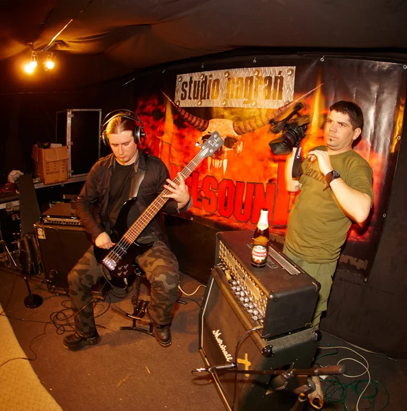 Guitarrista actuando en estudio — Foto de Stock