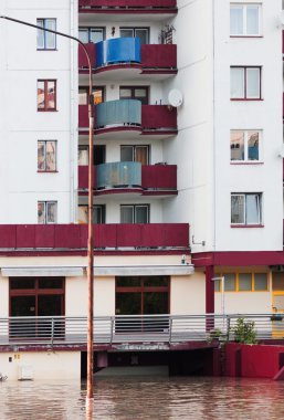 su dolu şehir