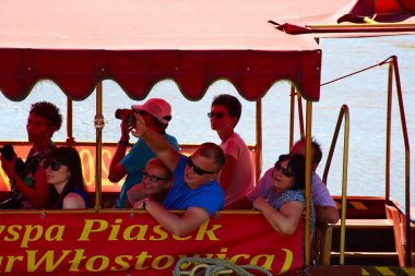 turistler kruvaziyer gemi