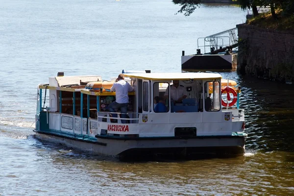 Touristen auf Kreuzfahrtschiff — Stockfoto