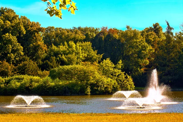 Fonteinen in het park — Stockfoto