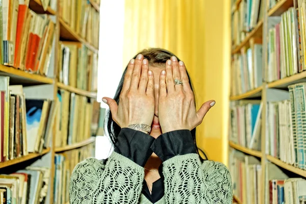 Student at old library — Stock Photo, Image