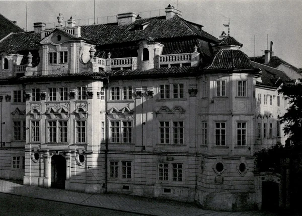 Fotografia mostrando arquitetura de Praga — Fotografia de Stock