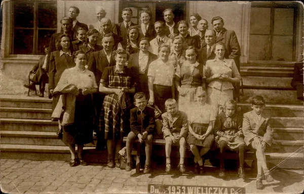 Leden van de familie op reis van 40 ' s — Stockfoto