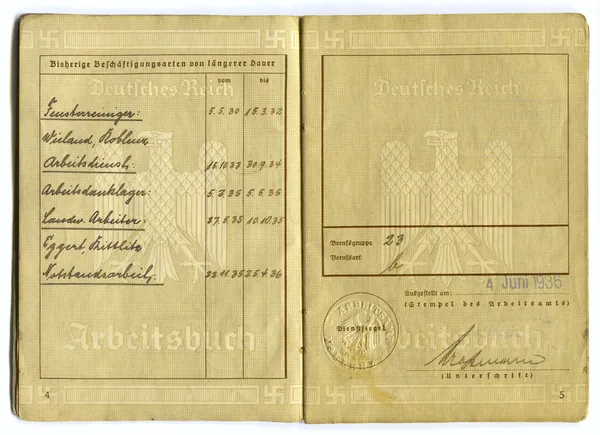 German vintage EMPLOYMENT RECORD -WORK CERTIFICATE — Stock Photo, Image