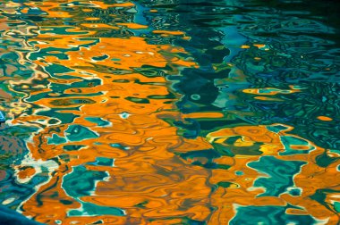 renkli Venedik canal bina tasarlamak yansıma