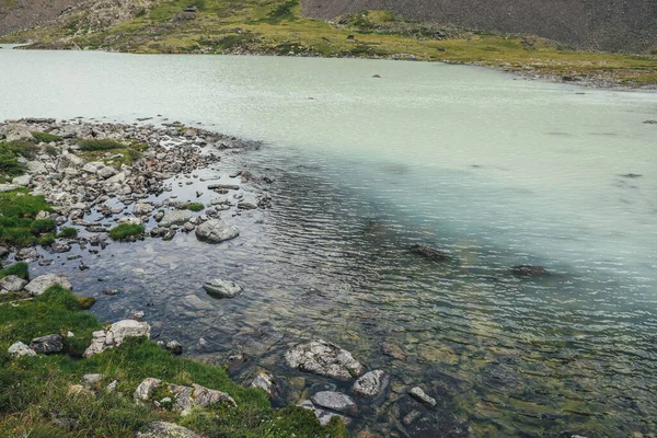 Vista Dall Alto Lago Montagna Turchese Con Acqua Trasparente Atmosferico — Foto Stock