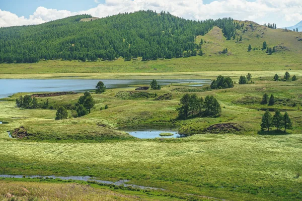 Hermoso Paisaje Montaña Verde Con Sistema Lagos Meseta Entre Colinas — Foto de Stock